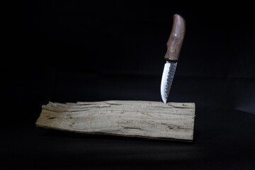 knive in a wood block