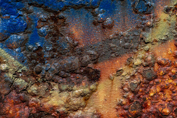 plaque de métal; peinte boursouflée de rouille