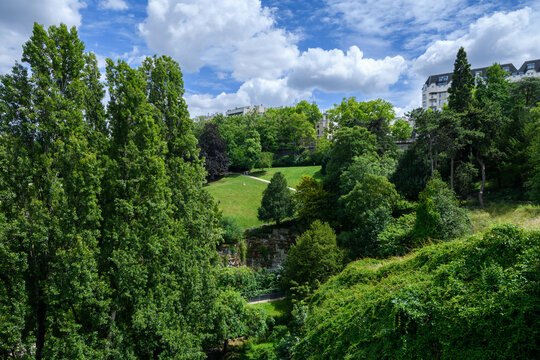 FRANCE - PARIS - BUTTES-CHAUMONT - PARC - JOHANN MUSZYNSKI