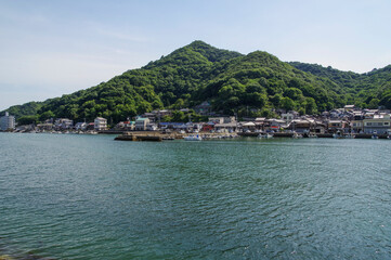 牡蠣の養殖が盛んな日生の町並み