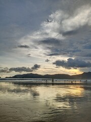 Obraz premium sunset over the pier
