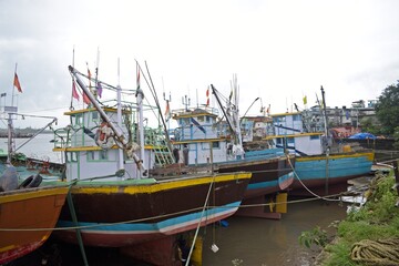Fototapeta na wymiar wooden Boats on the shore 