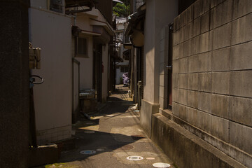 雑賀崎の狭い路地　和歌山県和歌山市	