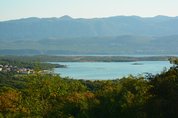 Fototapeta na wymiar costa dell'isola di krk croazia