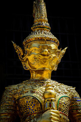 Obraz premium golden buddha statue