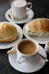 パンとコーヒーの朝食