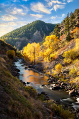 Fototapeta na wymiar Waterton Canyon, near Denver Colorado in autumn 