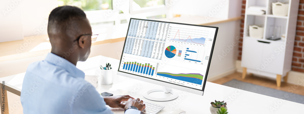 Poster Businessman Analyzing Graph On Computer