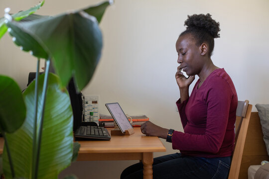 female entrepreneur, portrait of woman calling by phone at home