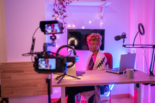 Black Woman Youtuber On A Live Stream From Home.