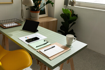 Tidy office desk