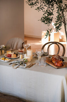 Table setting for celebrating Easter 