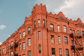 Fototapeta na wymiar Detail of elaborate apartment building on Newbury street in Boston.