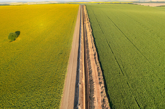 Natural gas pipeline construction 