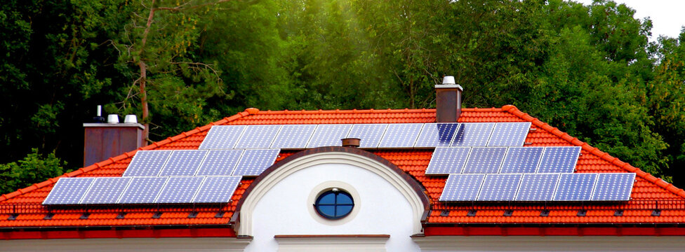 photovoltaikanlage auf dem hausdach  solarenergie