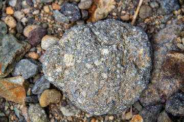 Looking closely at the background of the rocks in the river