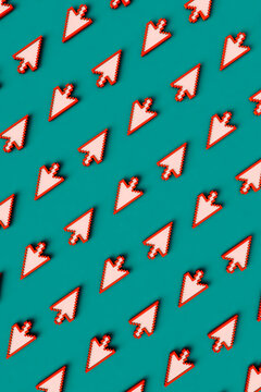 vertical pattern of many pixellated arrow cursors