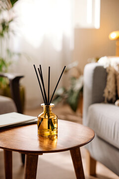 Reed diffusers for aromatherapy in living room
