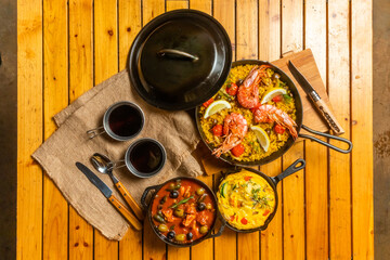 スペイン料理　パエリア　Typical Spanish rice dish paella