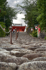 愛媛県松山市道後温泉の近くにある伊佐爾波神社と石段
