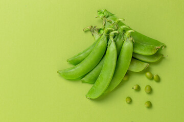 鮮やかなスナップエンドウ