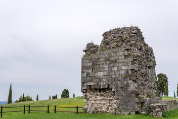 Rovine del castello di Fagagna, FVG - Italia