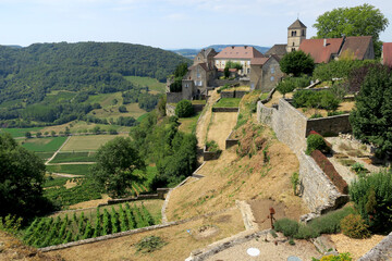 Fototapeta na wymiar View of Château-Chalon, a beautiful village in the Jura mountains in France