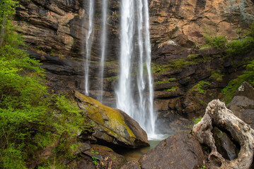 Fototapeta na wymiar Toccoa Falls in Toccoa Falls, Georgia.