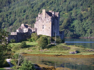 Fototapeta na wymiar Castillo de Eilean Donan, famoso castillo de las tierras altas de Escocia. 