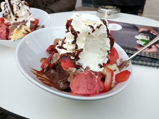 strawberry ice cream