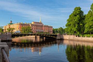 Obraz premium View of the Mikhailovsky Castle on the Moika River and the Panteleimonovsky Bridge. Saint-Petersburg, Russia