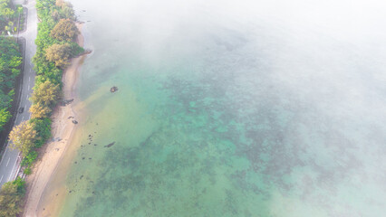 【空撮】石垣島 名蔵湾 雲の中から