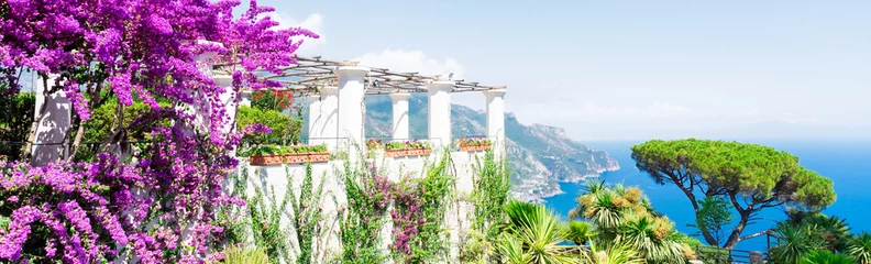 Schilderijen op glas Ravello dorp, Amalfi kust van Italië © neirfy