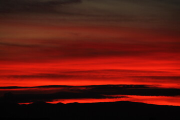cielo rojo del atardecer en Granada