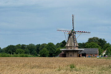 Fototapeta na wymiar Windmill Sint Jan near the Dutch village Veldhoven