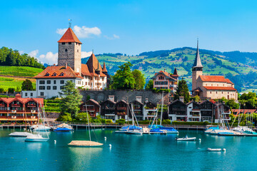 Obraz premium Schloss Spiez Castle in Switzerland