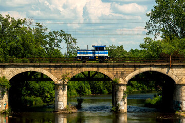 treno su ponte