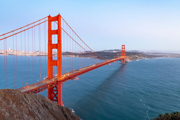 Fototapeta premium golden gate bridge in San Francisco in dawn