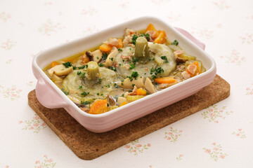 artichokes a la barigoule, braised artichokes with white wine, classic french cuisine