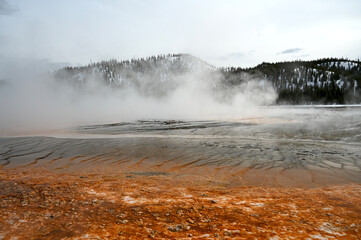 yellowstone national park grand prismatic spring geyser basin