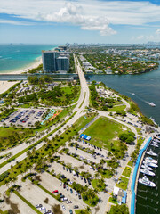 Naklejka premium Vertical aerial photo Haulover Park by inlet