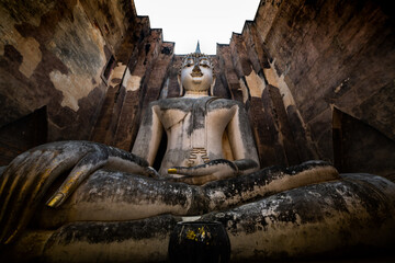 Ancient Architecture and Pra Ajana Buddha Statues in Sri Chum Temple