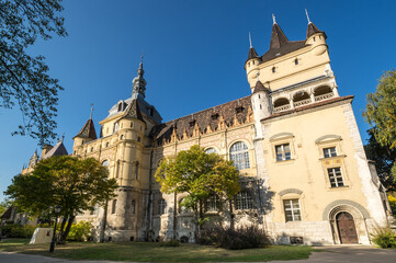 Fototapeta na wymiar View of the historical center of Budapest