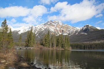 Fototapeta na wymiar Calm Lake, Jasper National Park, Alberta