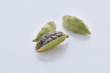 Cardamom / Green Cardamom, is a natural and organic herb. 