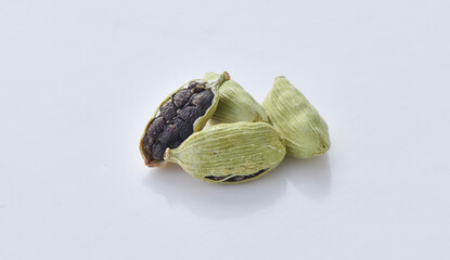 Cardamom / Green Cardamom, is a natural and organic herb. 