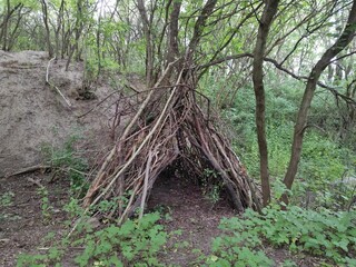 Höhle aus Stöckern © Guido Miller