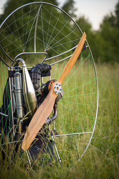 Motorized equipment for individual paragliding flights. Extreme sports.