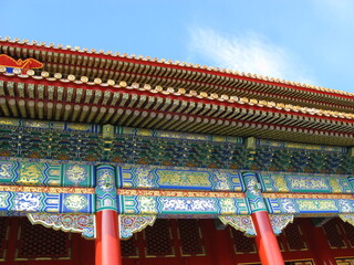 Fototapeta na wymiar Forbidden City roof and pillars