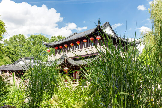 Chinesisches Teehaus im Luisenpark Mannheim, Baden-Württemberg